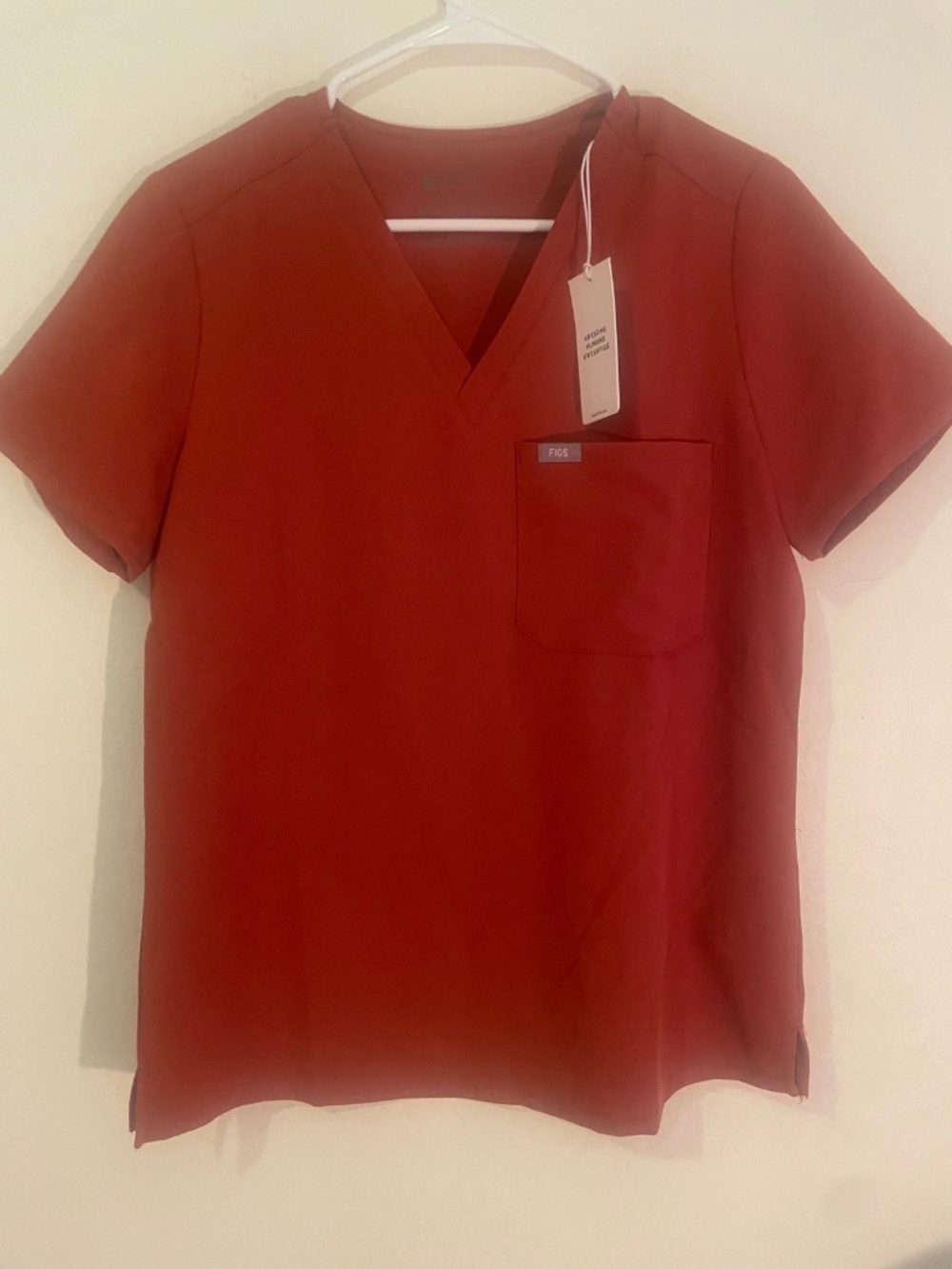 FIGS Auburn NWT New with tags Catarina Scrub Top Shirt Rust Orange S SMALL